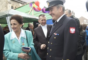 Karolina Kaczorowska (L) oraz  Attache Obrony Komandor Stanisław Król (P)/ Fot. Małgorzata Bugaj-Martynowska