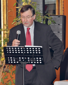 Prof. Robert Hampson omówił cudzoziemskość Conrada. fot. Magdalena Czubińska